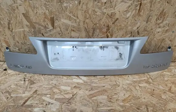 Lexus IS 220D-250-350 Tailgate trim