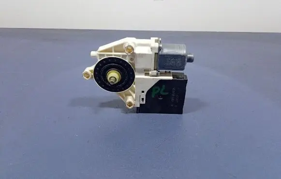 Volkswagen Golf V Front door window regulator with motor 1K0959793J