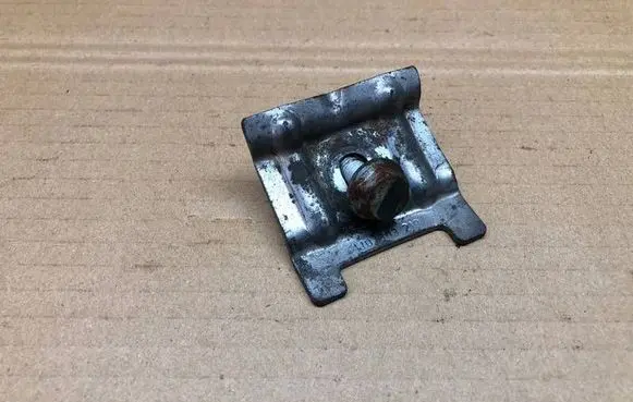 Skoda Yeti (5L) Battery bracket 5U0803219