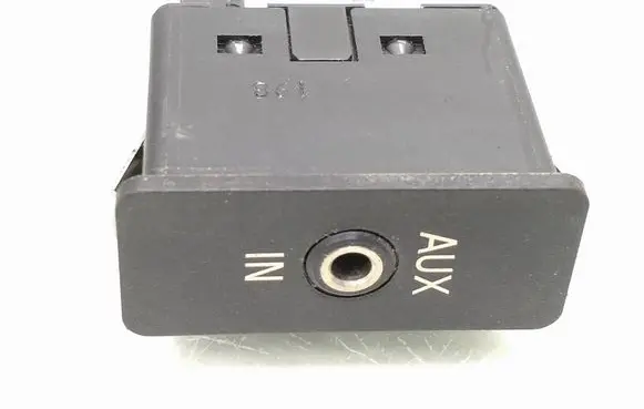 BMW 1 E81 E87 AUX in-socket connector 6930561 61316930561