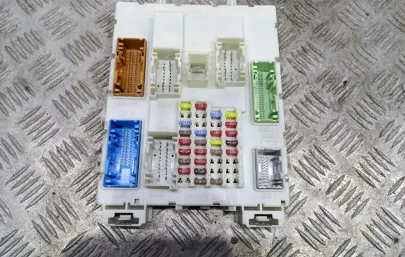 Volvo V40 Fuse box set