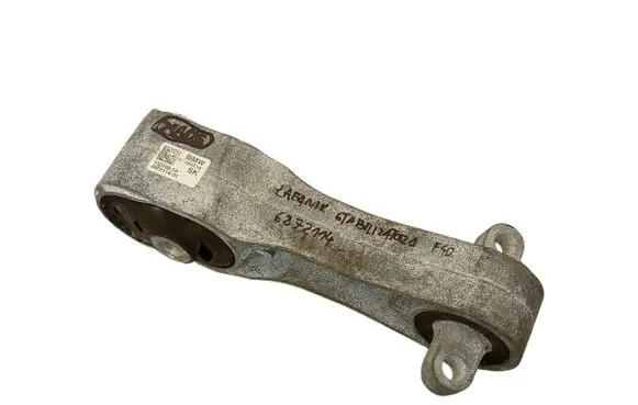 BMW 2 F46 Engine mounting bracket 6872114 6885788