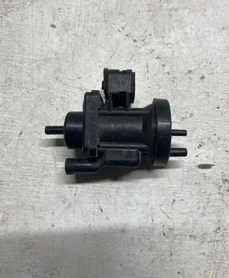 Mercedes-Benz E W211 Turbo solenoid valve A0005450427