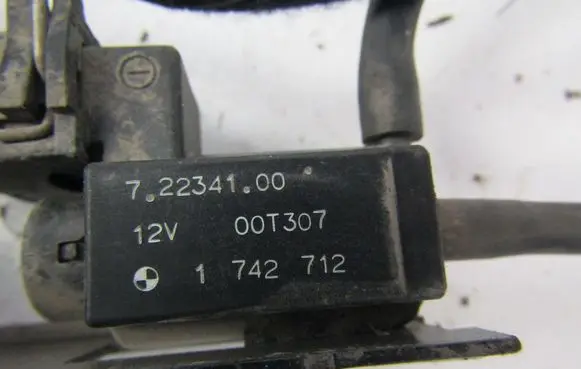 BMW 3 E36 Valve vacuum 1742712