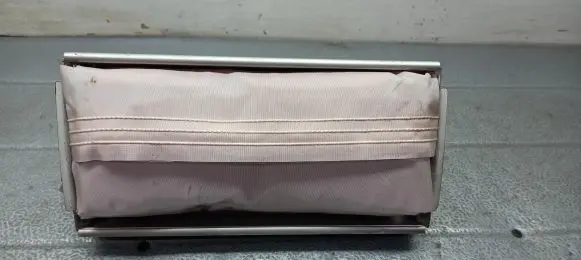 Volvo S40, V40 Passenger airbag