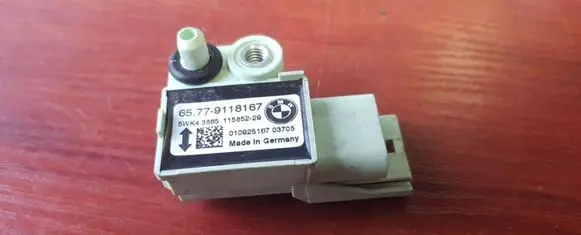 BMW X3 E83 Airbag deployment crash/impact sensor 9118167