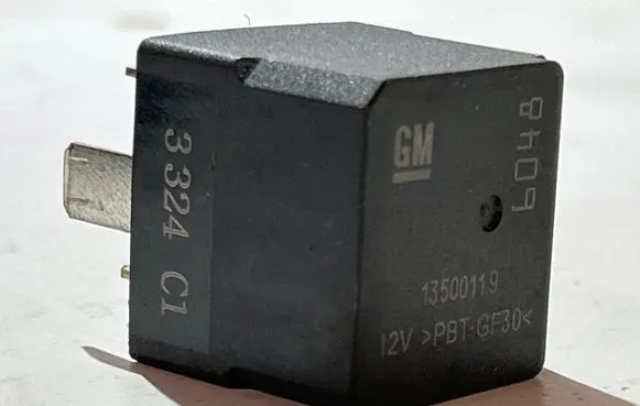 Opel Insignia A Other relay 13500119