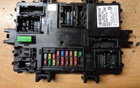 Ford Ka Fuse module GU5T14B476EBE