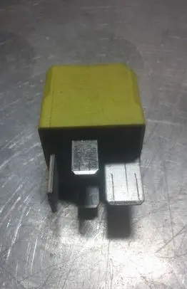 Opel Signum Other relay 90226846 4RA00779306