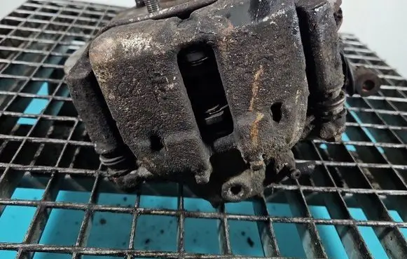 Front brake caliper
