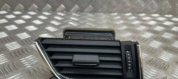 Skoda Octavia Mk3 (5E) Dashboard side air vent grill/cover trim 5E0819702E 5E0819702F