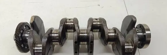 Volkswagen PASSAT B6 Crankshaft 03G105212C 38AA
