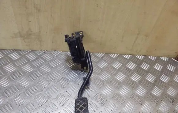 Audi A2 Accelerator throttle pedal 8Z2721523C 6PV00777017
