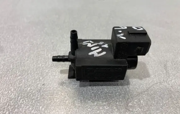 Mini Cooper Countryman R60 Vacuum valve 7810831