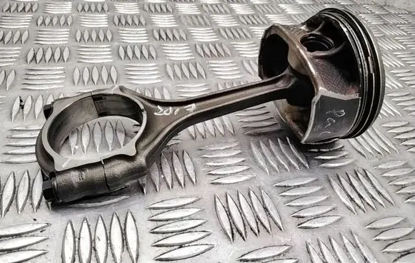 Chrysler Pacifica Piston with connecting rod