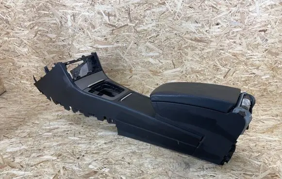 Volkswagen PASSAT B6 Armrest 0822556653 3C1863241CG