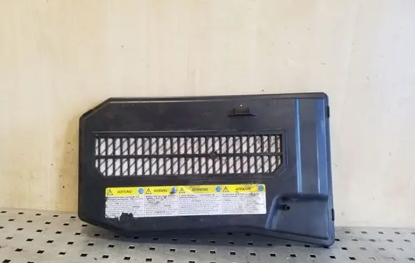 Volkswagen Touareg I Battery box tray cover/lid 7L0864643B