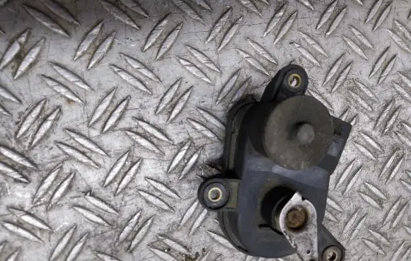Mercedes-Benz S W220 Intake manifold valve actuator/motor 