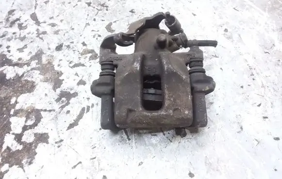 Toyota Auris E180 Rear brake caliper