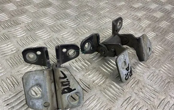 Dodge Durango Front door hinge set 