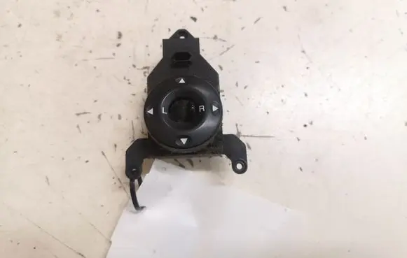 Hyundai Santa Fe Wing mirror switch 371480