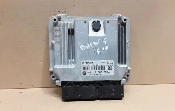 BMW 5 F10 F11 Engine control unit/module 8582719 0281031354