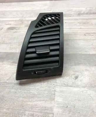 BMW 1 E81 E87 Dashboard side air vent grill/cover trim 7059187 010108 5160