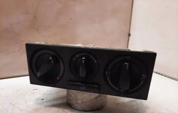 Volkswagen Golf IV Climate control unit 1J0819045F