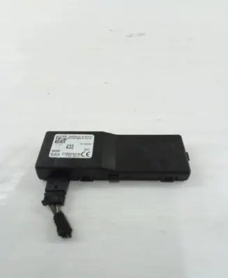 Opel Insignia A Door central lock control unit/module 13501980