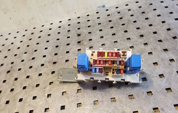 Nissan Qashqai Fuse module