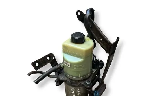 Ford Focus Power steering pump 4M513K514DA