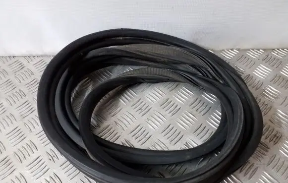Ford C-MAX II Trunk rubber seal (body) 