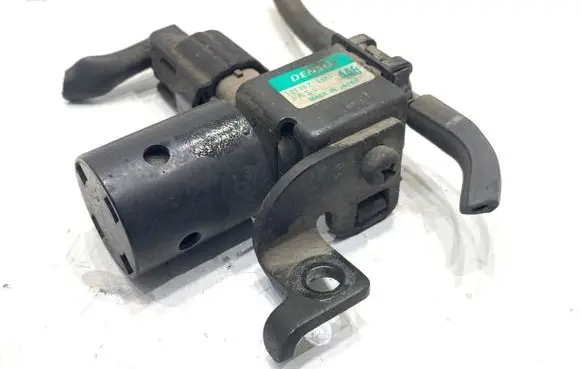 Honda Accord Fuel pressure regulator 1013624461