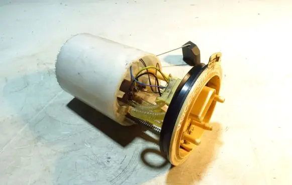 Volkswagen PASSAT B7 Fuel injection high pressure pump 3AA919050H