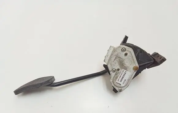 Volvo XC90 Accelerator throttle pedal 30683521