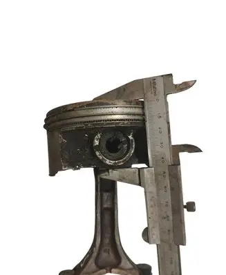 Subaru Legacy Piston with connecting rod