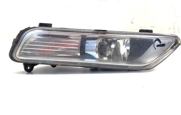 Volkswagen PASSAT B7 Front fog light 