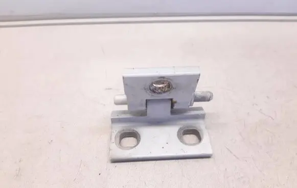 Volvo V70 Front door upper hinge