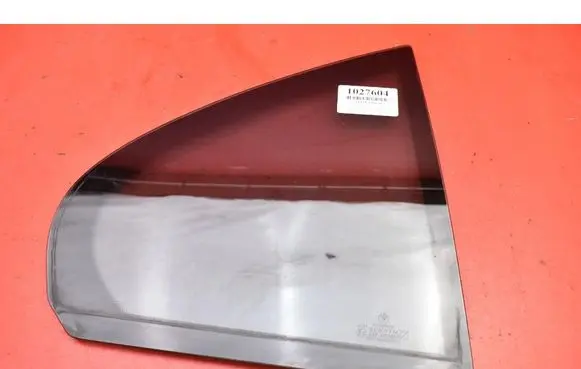BMW 5 E39 Rear door window glass