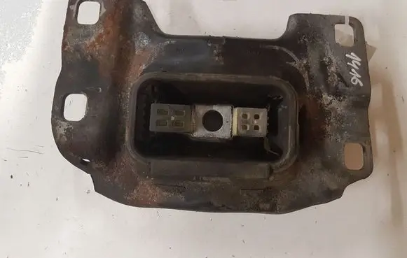 Volvo V40 Engine mount bracket 349325C 322A69