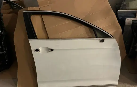 Volkswagen PASSAT B8 Front door 3G0831312K