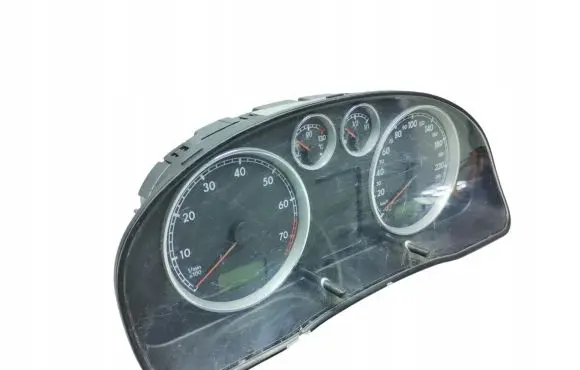 Volkswagen PASSAT B5 Speedometer (instrument cluster) 3B0920806