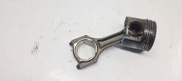 BMW 4 F32 F33 Piston with connecting rod