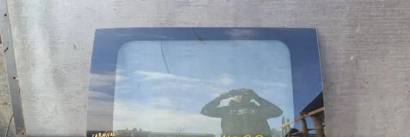 KIA Carnival Rear door window glass 1212123