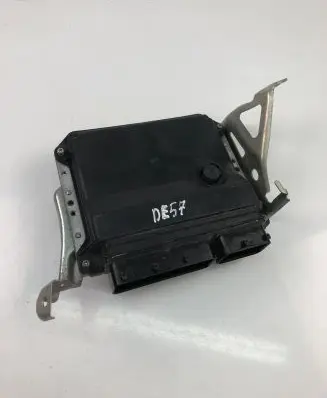 Toyota Avensis Verso Engine control unit/module 896610F320