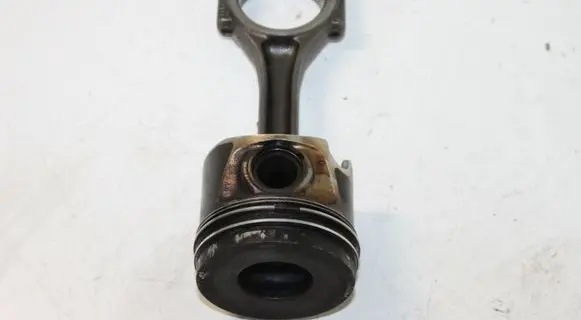 Volkswagen PASSAT B6 Piston with connecting rod