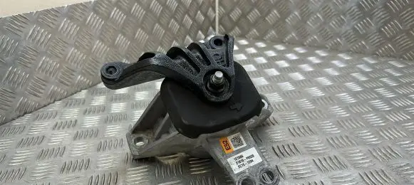 Hyundai Tucson IV NX4 Engine mount bracket 21810P0520