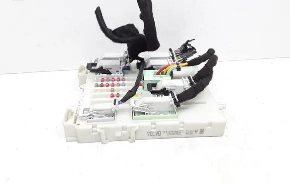 Volvo V40 Cross country Fuse module 31394621 2744093923