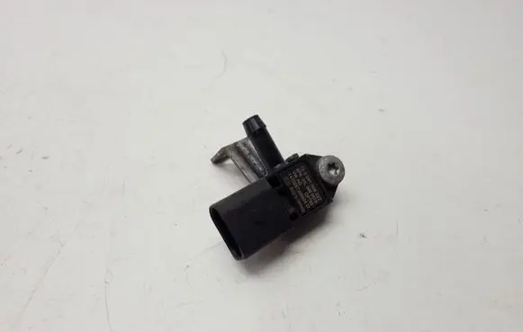 Volkswagen Jetta VI Exhaust gas pressure sensor 0281006222 04L906051B