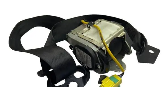 Rear seatbelt